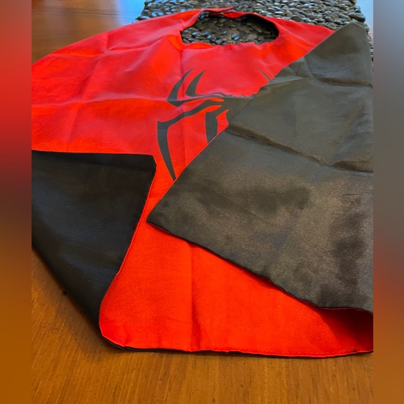 Spiderman Cape - Picture 3 of 7